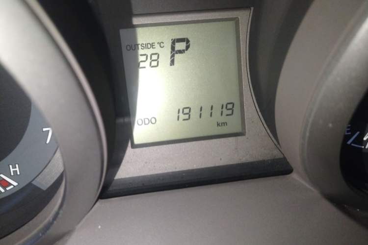 Used Toyota Prado 2014 2700 TX 7-Seater Middle East Version Odometer Close Up
