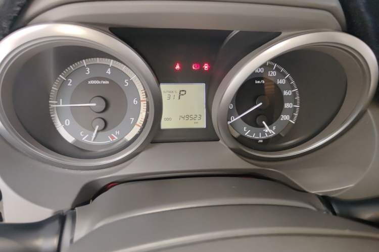 Used Toyota Prado 2014 2.7L Automatic Luxury Edition Odometer Close Up