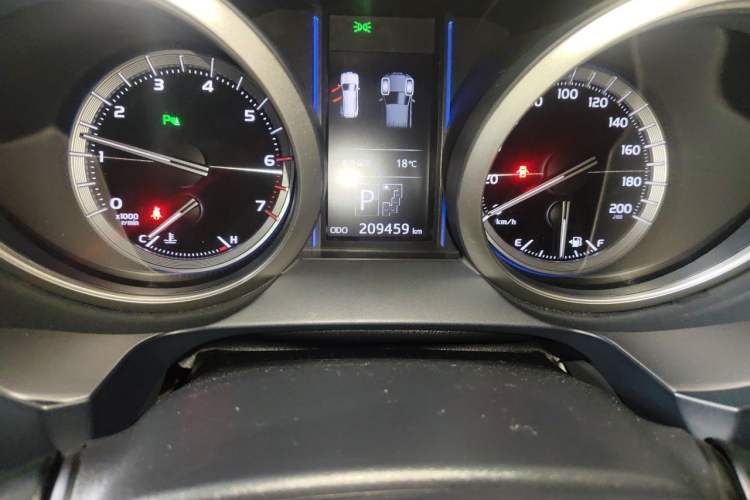 Used Toyota Prado 2014 4.0L Automatic TX-L Odometer Close Up