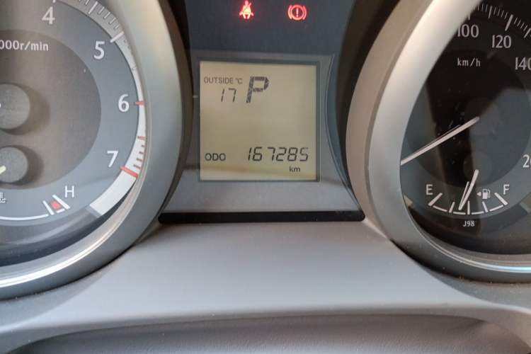 Used Toyota Prado 2014 2.7L Middle East Version Parallel Import Odometer Close Up