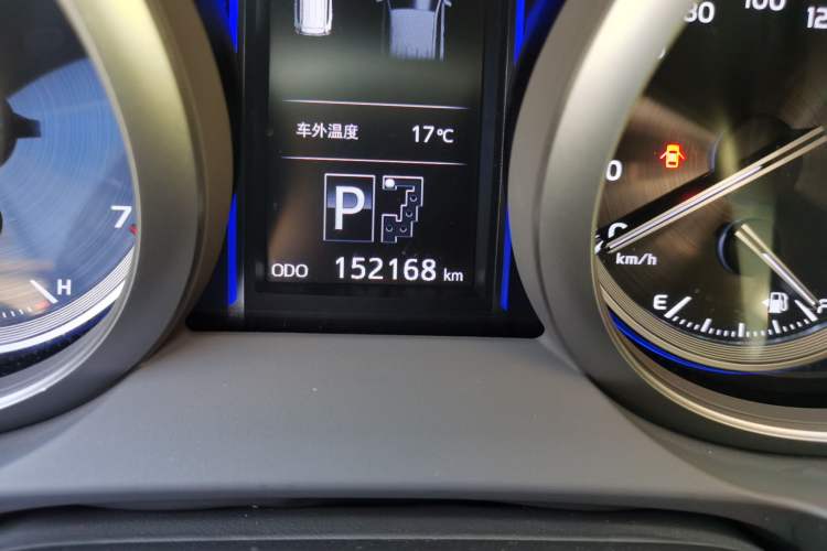 Used Toyota Prado 2014 4.0L Automatic TX-L NAVI Odometer Close Up