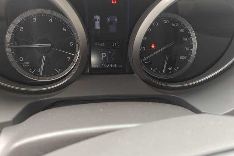 Used Toyota Prado 2014 4.0L Automatic TX-L Odometer Close Up