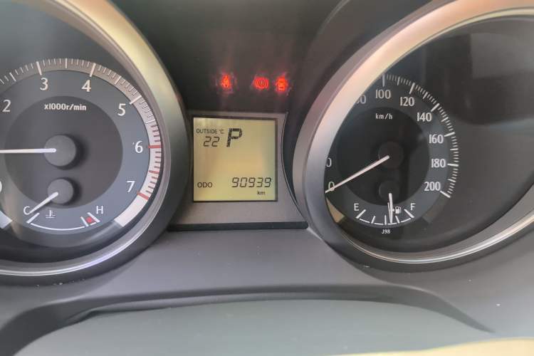 Used Toyota Prado 2014 2.7L Automatic Luxury Edition Odometer Close Up