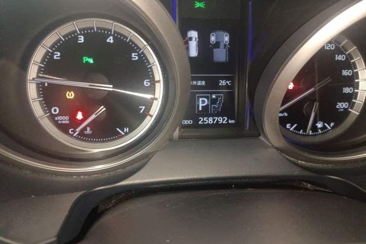 Used Toyota Prado 2014 4.0L Automatic TX-L NAVI Odometer Close Up