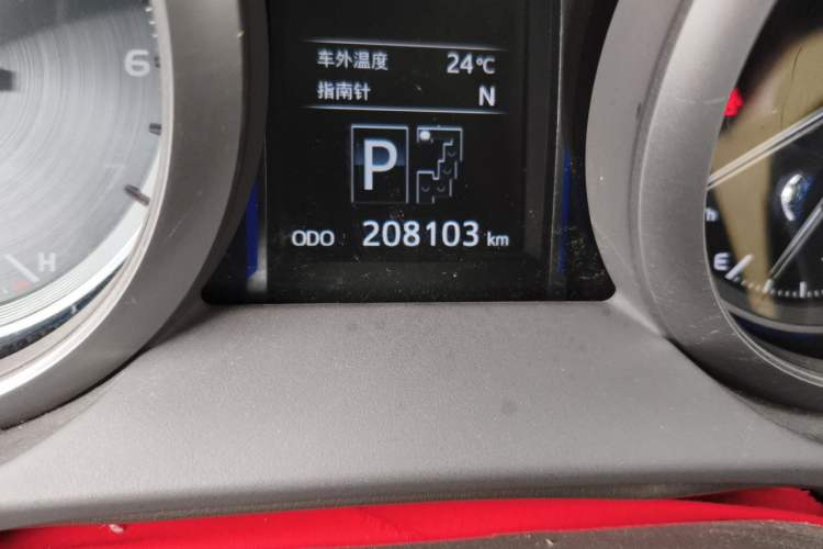 Used Toyota Prado 2014 4.0L Automatic TX-L Odometer Close Up