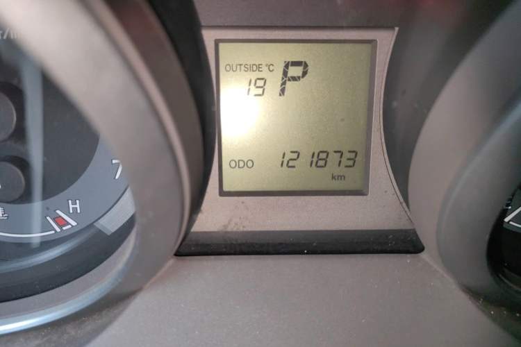 Used Toyota Prado 2014 2.7L Middle East Version Parallel Import Odometer Close Up