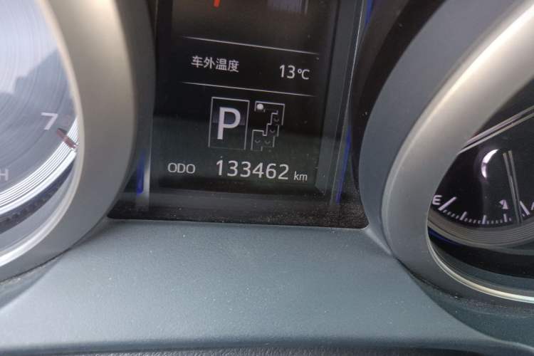 Used Toyota Prado 2014 4.0L Automatic TX-L NAVI Odometer Close Up