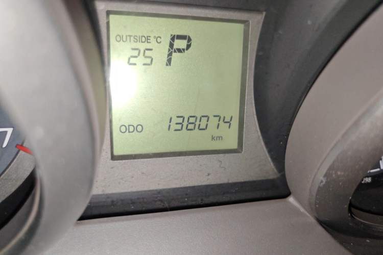 Used Toyota Prado 2014 2700 TX 7-Seater Middle East Version Odometer Close Up