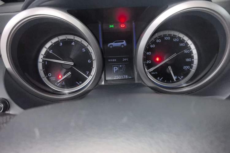 Used Toyota Prado 2014 4.0L Automatic TX-L Odometer Close Up