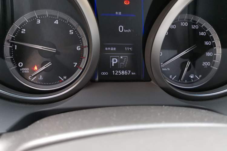 Used Toyota Prado 2014 4.0L Automatic TX-L NAVI Odometer Close Up