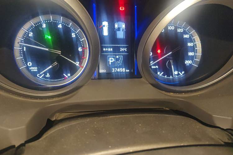 Used Toyota Prado 2014 4.0L Automatic TX-L NAVI Odometer Close Up