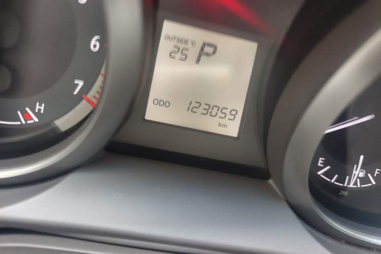 Used Toyota Prado 2014 2.7L Automatic Standard Edition Odometer Close Up