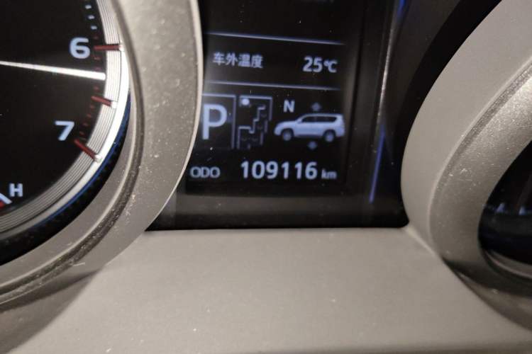 Used Toyota Prado 2014 4.0L Automatic VX NAVI Odometer Close Up