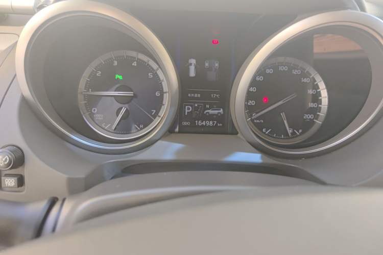 Used Toyota Prado 2014 4.0L Automatic VX NAVI Odometer Close Up