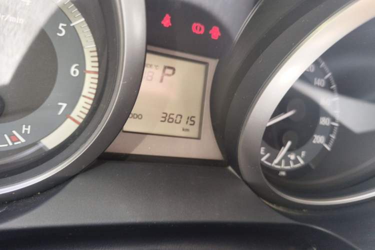 Used Toyota Prado 2014 2.7L Automatic Luxury Edition Odometer Close Up