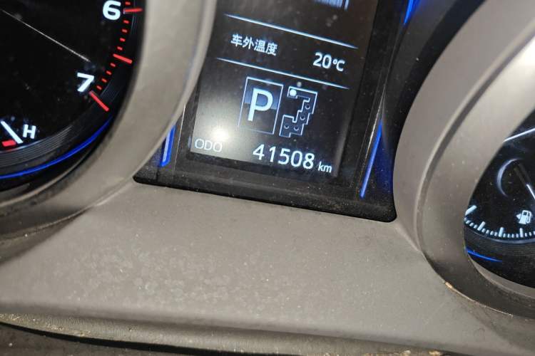 Used Toyota Prado 2014 4.0L Automatic TX-L NAVI Odometer Close Up