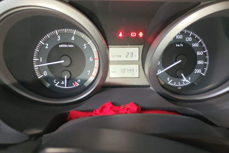 Used Toyota Prado 2014 2.7L Manual Transmission Odometer Close Up