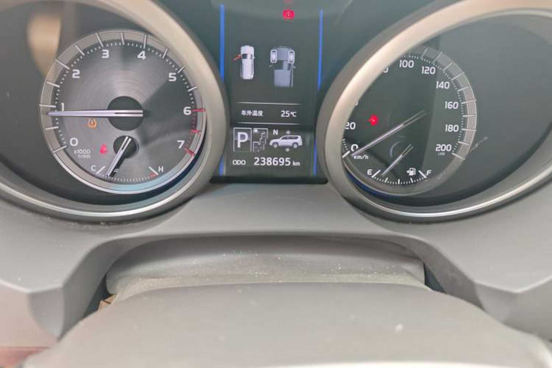 Used Toyota Prado 2014 4.0L Automatic VX NAVI Odometer Close Up