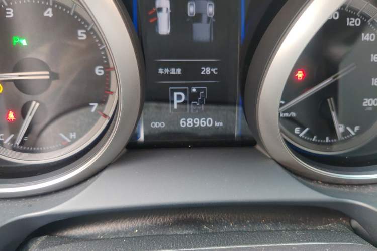 Used Toyota Prado 2014 4.0L Automatic TX-L NAVI Odometer Close Up