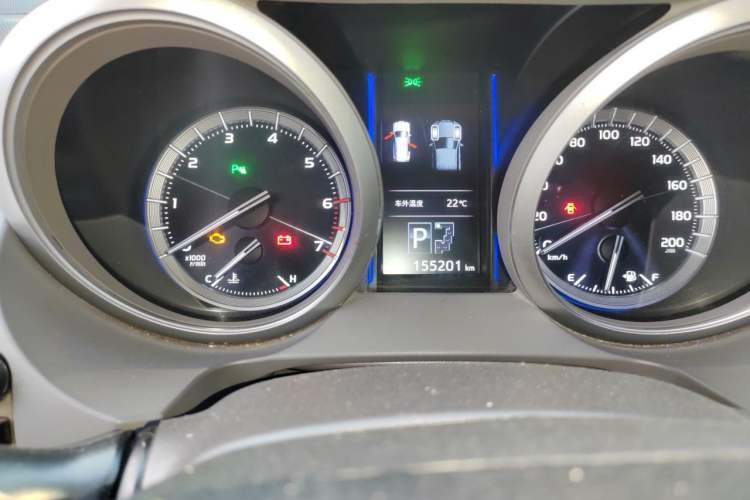 Used Toyota Prado 2014 4.0L Automatic TX-L Odometer Close Up