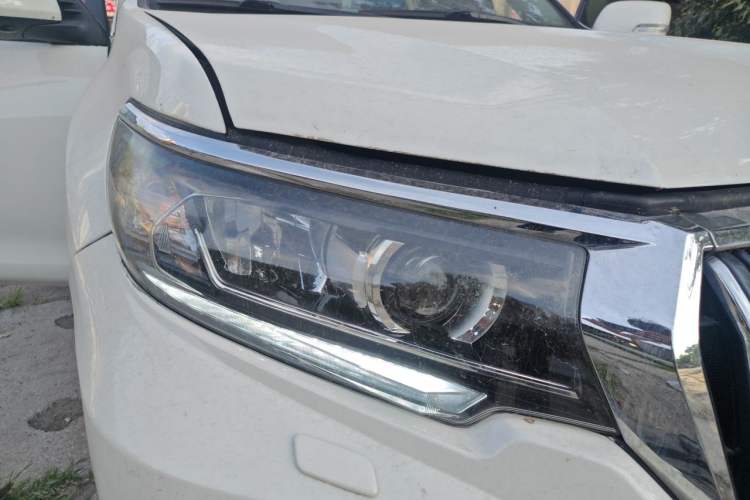 Used Toyota Prado 2014 4.0L Automatic VX NAVI Right Front Headlight