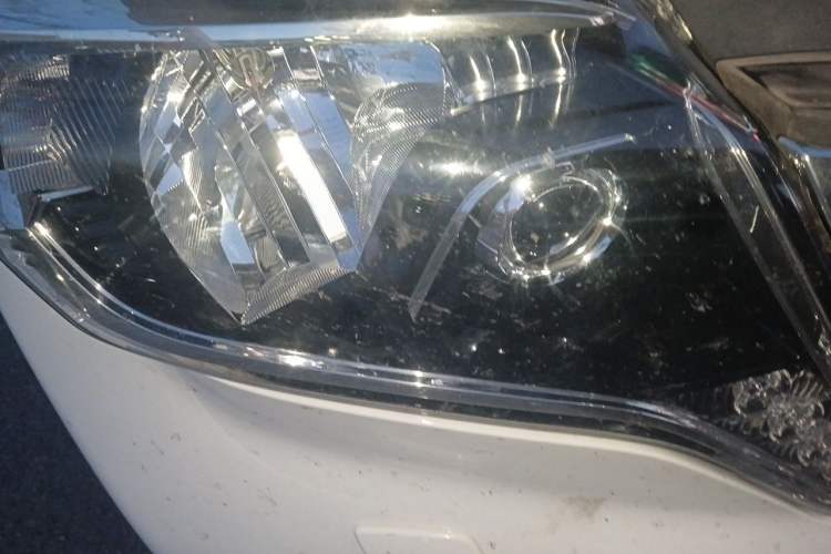 Used Toyota Prado 2014 4.0L Automatic TX-L Right Front Headlight