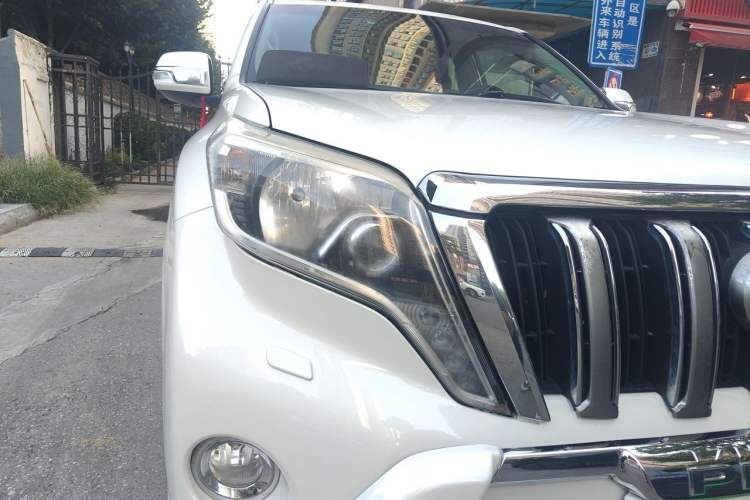 Used Toyota Prado  Right Front Headlight