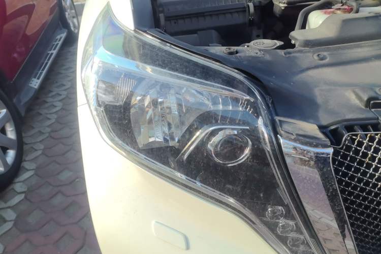 Used Toyota Prado  Right Front Headlight