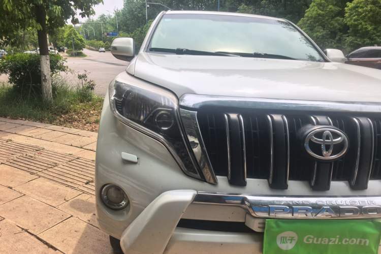 Used Toyota Prado  Right Front Headlight