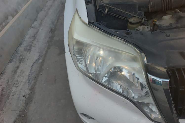 Used Toyota Prado 2014 4.0L Automatic TX Right Front Headlight