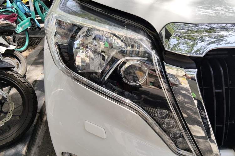 Used Toyota Prado 2014 4.0L Automatic VX NAVI Right Front Headlight