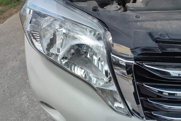 Used Toyota Prado 2014 2700 TX 7-Seater Middle East Version Right Front Headlight