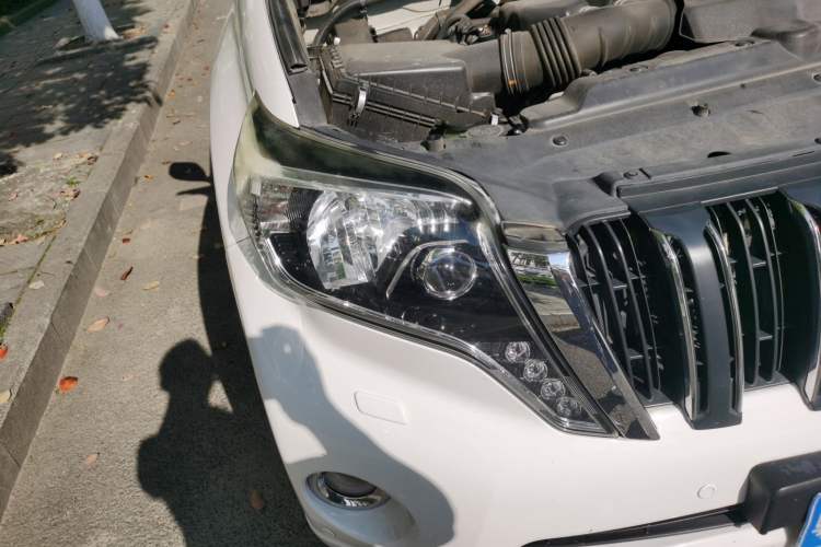 Used Toyota Prado 2014 4.0L Automatic TX-L NAVI Right Front Headlight