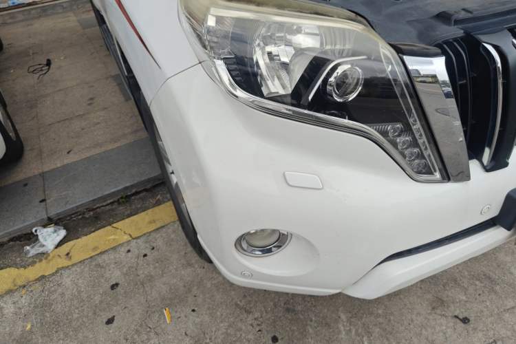 Used Toyota Prado 2014 4.0L Automatic TX-L Right Front Headlight