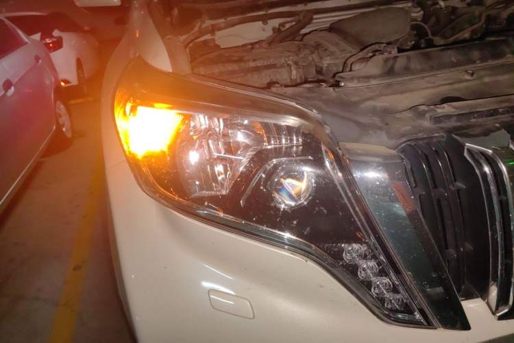 Used Toyota Prado  Right Front Headlight