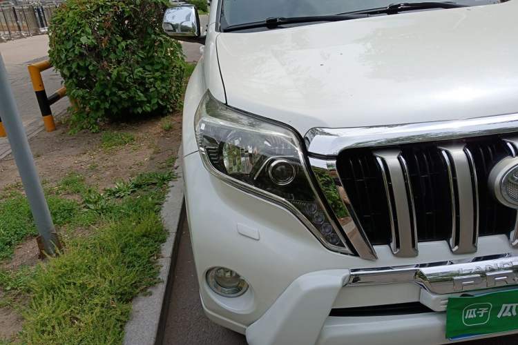 Used Toyota Prado 2014 2.7L Automatic Luxury Edition Right Front Headlight