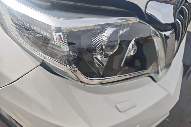 Used Toyota Prado  Right Front Headlight
