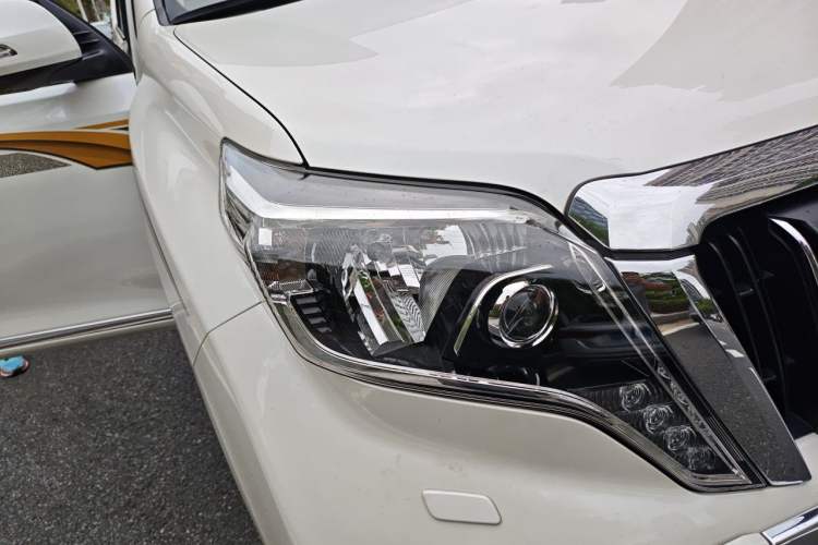 Used Toyota Prado 2014 2.7L Middle East Version Parallel Import Right Front Headlight