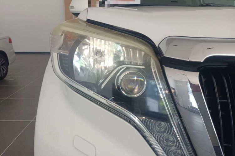 Used Toyota Prado 2014 4.0L Automatic TX-L NAVI Right Front Headlight