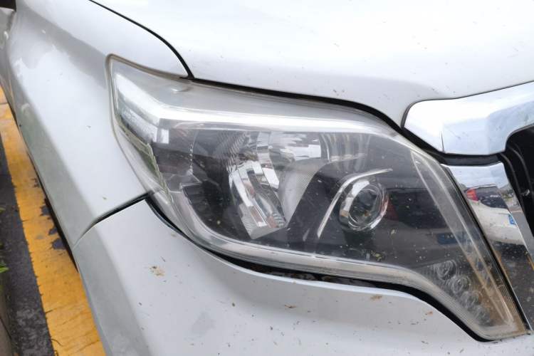Used Toyota Prado 2014 4.0L Automatic TX-L Right Front Headlight