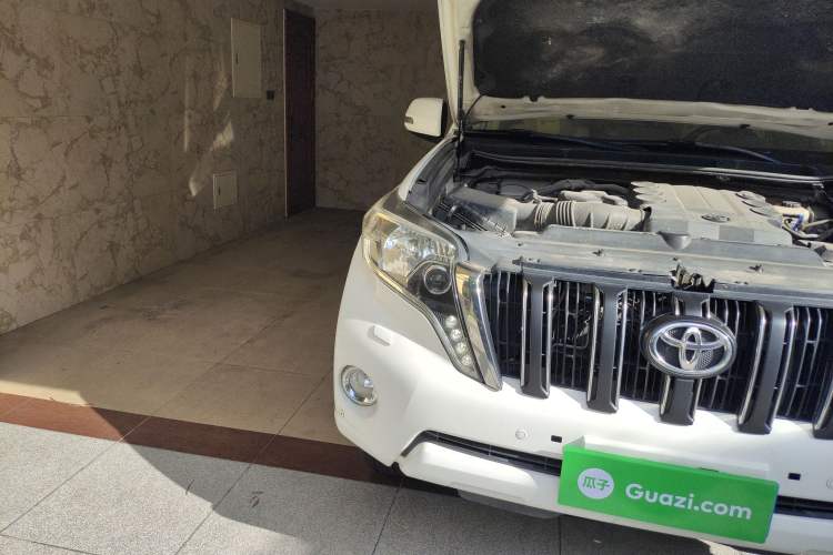 Used Toyota Prado 2014 4.0L Automatic TX-L NAVI Right Front Headlight