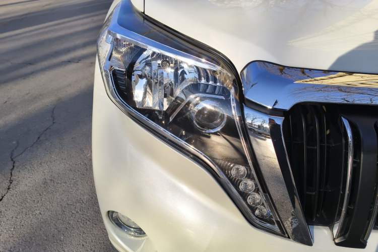 Used Toyota Prado 2014 2.7L Automatic Standard Edition Right Front Headlight