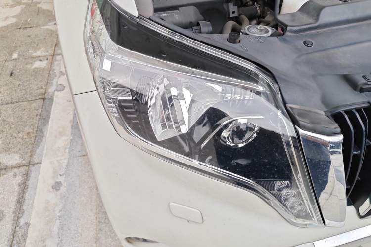 Used Toyota Prado  Right Front Headlight