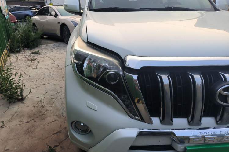 Used Toyota Prado  Right Front Headlight