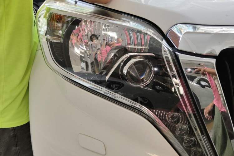Used Toyota Prado 2014 4.0L Automatic TX-L Right Front Headlight