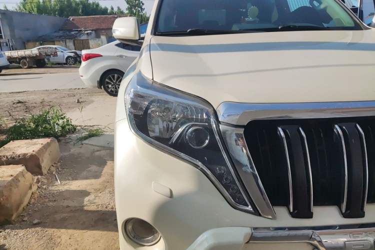 Used Toyota Prado  Right Front Headlight