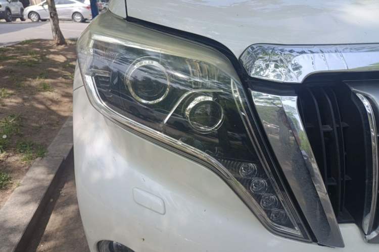 Used Toyota Prado  Right Front Headlight