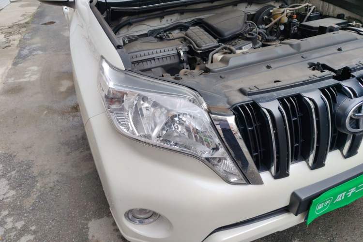 Used Toyota Prado  Right Front Headlight