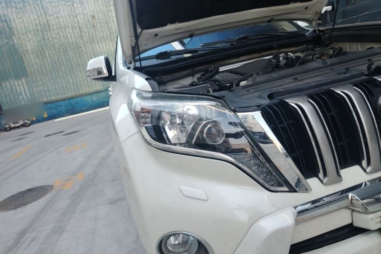 Used Toyota Prado  Right Front Headlight