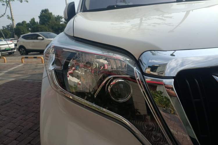 Used Toyota Prado 2014 4.0L 7-Seater Gasoline Middle East Version Right Front Headlight